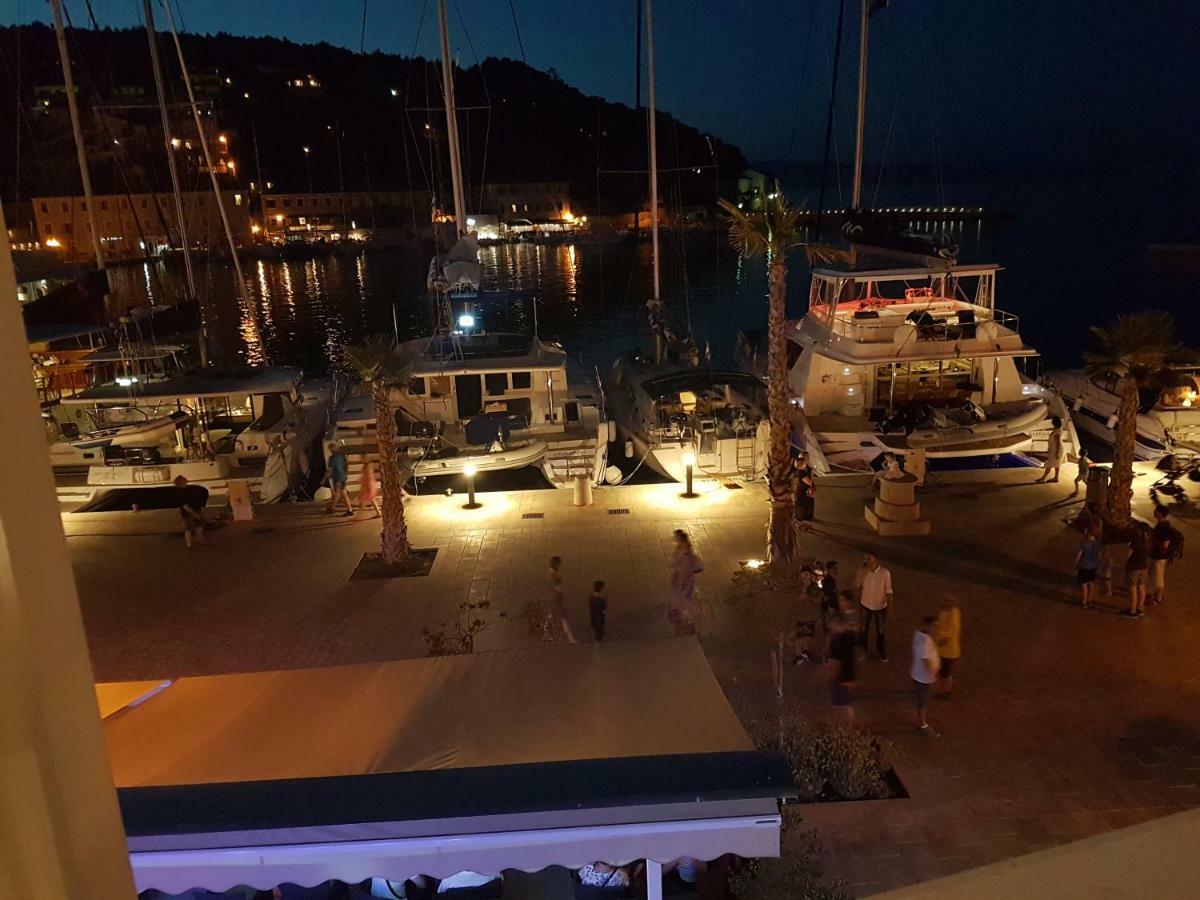 Villa Riva Jelsa  Εξωτερικό φωτογραφία